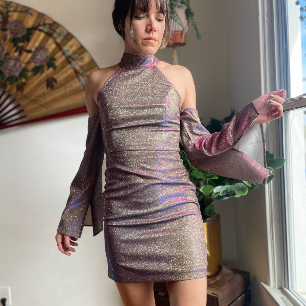 Stunning Color Shift Bodycon Dress w/ Bell Sleeves